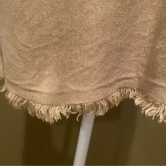 J Jill Tan Linen Blend Under Shirt Tank Top Sleeveless Shirt Frayed Bottom Small - Picture 7 of 8